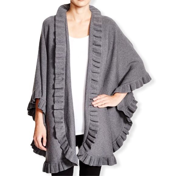 Lane d'Olimpia Made in Italy Ruffled Italian Wool
Wrap Poncho - Picture 2 of 7